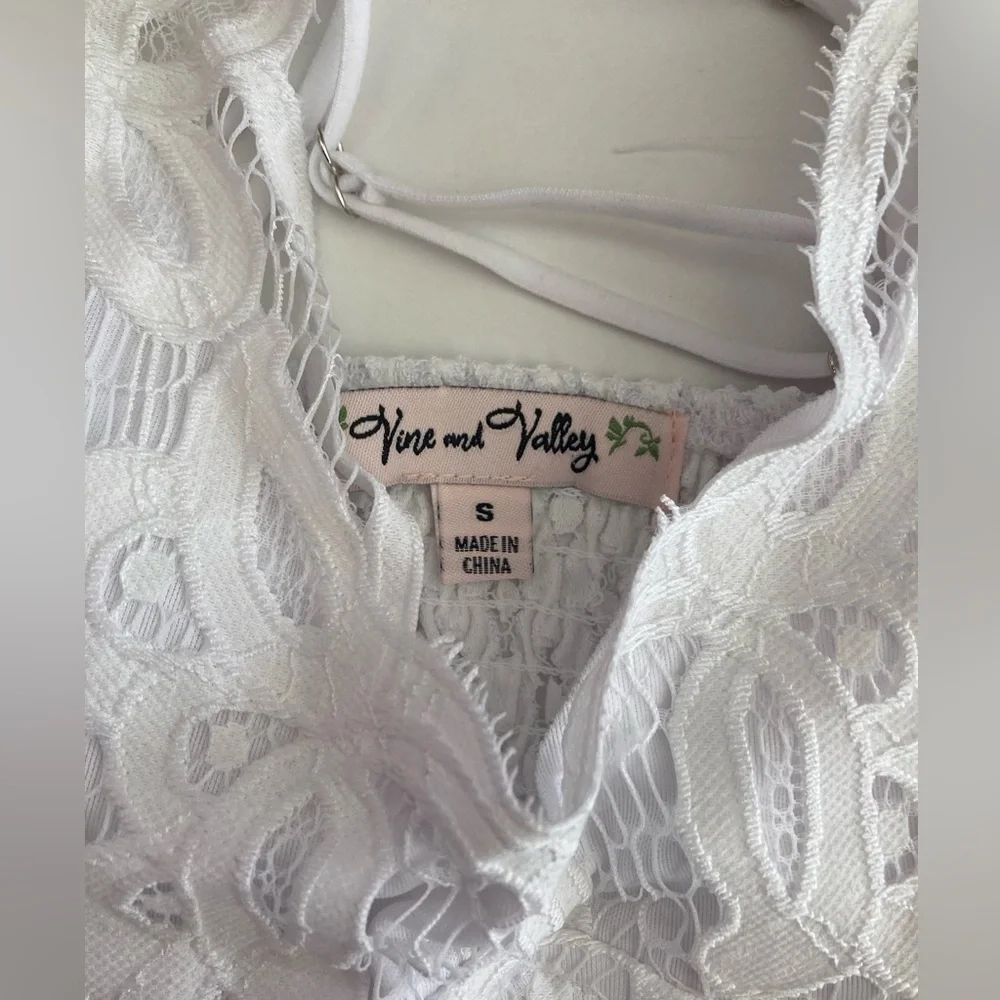 Vine And Valley | NWT Women’s Spaghetti Strap Lace & Marble Print Romper - Picture 5 of 6